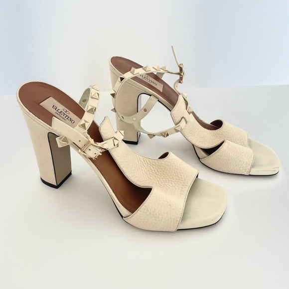 Valentino‎ Garavani Rockstud T Strap Chunky Heel Sandals Heels in Cream Size 10 - Picture 2 of 7